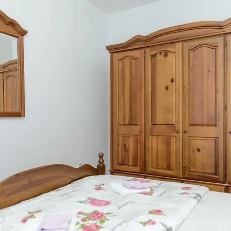 Vesna - Comfortable Trogir